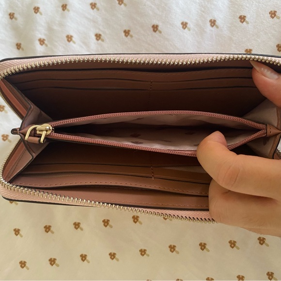 Kate Spade Baby Pink Large Long Slim-fit Wallet with Handle - Picture 3 of 4